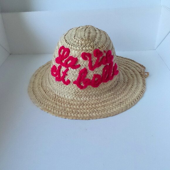 Handmade Accessories - La Vita Est Bella hat
